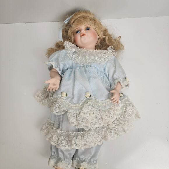 KINGSTATE The Dollcrafter DIANE #1062 Prestige Collection Porcelain Baby Doll - Picture 1 of 9